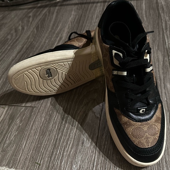 Worn only few times. Men Coach Shoes size 7 - Picture 3 of 4